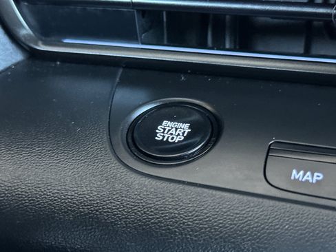 Used 2025 Hyundai Elantra SEL FWD image 22