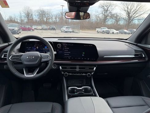 Used 2025 Chevrolet Traverse Z71 w/ Driver Confidence Package image 8