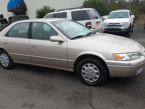 Used 1998 Toyota Camry LE image 7