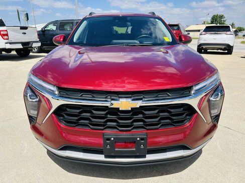 Used 2025 Chevrolet Trax LT w/ LT Convenience Package FWD image 30