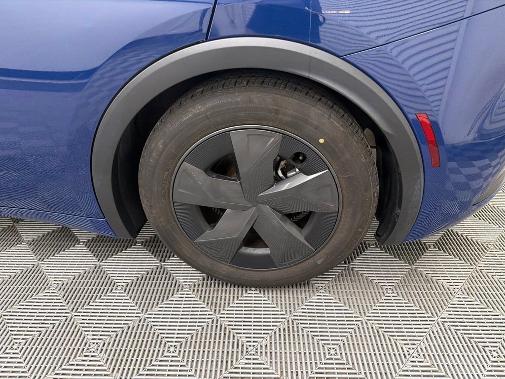 Used 2024 Toyota Prius LE FWD image 18
