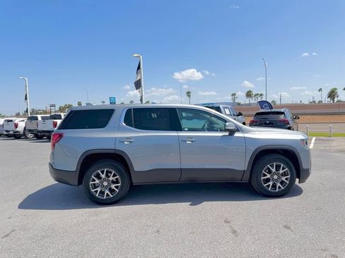Used 2023 GMC Acadia SLE FWD image 4