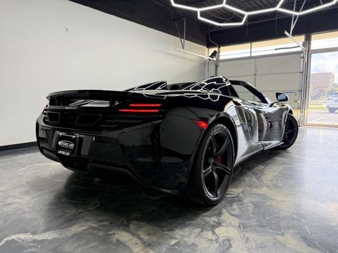 Used 2016 McLaren 650S Spider RWD image 4