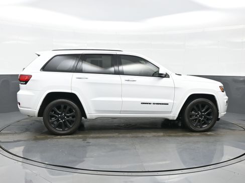 Used 2021 Jeep Grand Cherokee Laredo X image 7