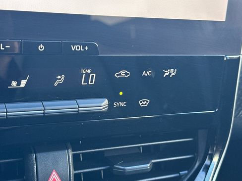 Used 2024 Toyota bZ4X FWD image 30