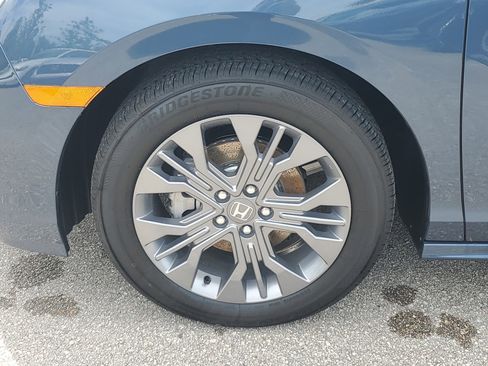 New 2026 Honda Odyssey Touring image 9