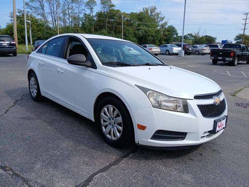 Used 2011 Chevrolet Cruze LS w/ Connectivity Package image 3