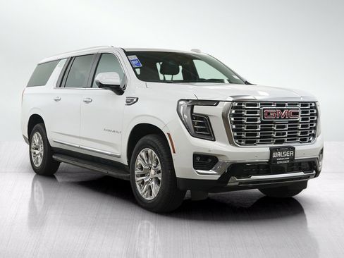 Used 2025 GMC Yukon XL Denali AWD/4WD image 7
