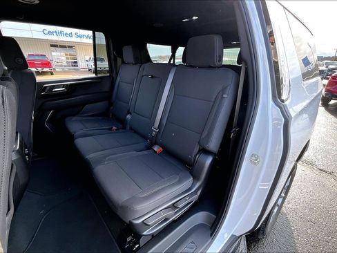 New 2026 Chevrolet Suburban LS image 10