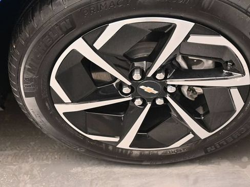 Used 2024 Chevrolet Equinox EV LT FWD image 31