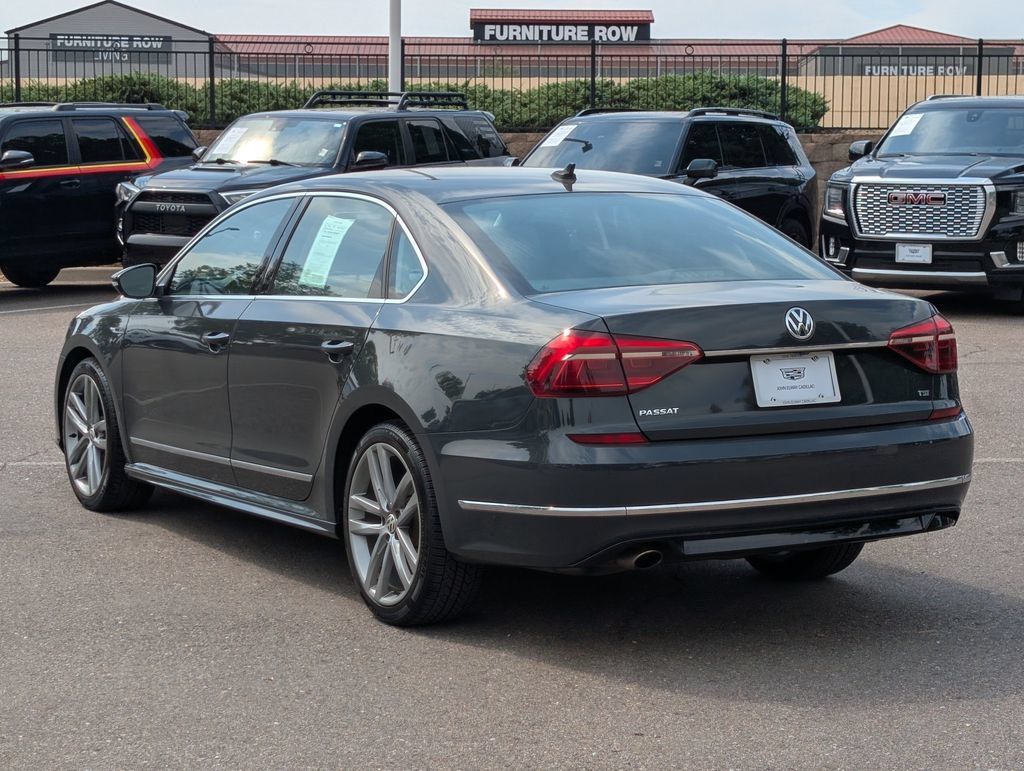 Used 2017 Volkswagen Passat 1.8T R-Line FWD image 4