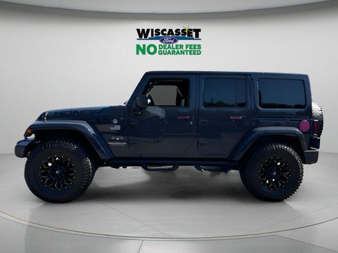 Used 2017 Jeep Wrangler Unlimited Sahara w/ Dual Top Group AWD/4WD image 2