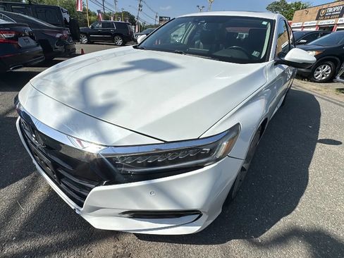 Used 2018 Honda Accord Touring image 1