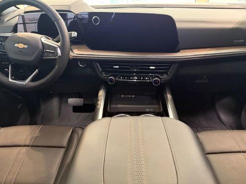 Used 2025 Chevrolet Tahoe High Country w/ Sun And Tow Package image 10