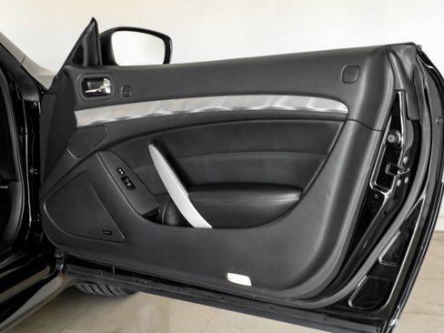 Used 2012 INFINITI G37 Convertible w/ Premium Pkg RWD image 31