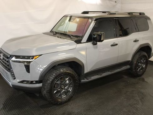 Used 2025 Lexus GX 550 AWD/4WD image 2