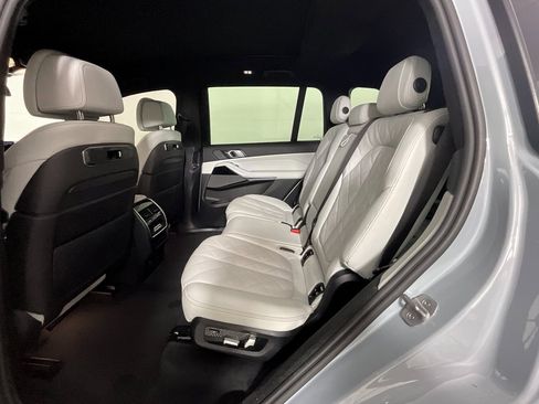 Used 2023 BMW X7 xDrive40i w/ M Sport Package image 25