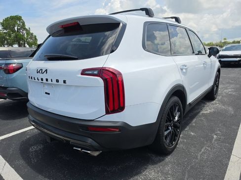 Certified 2022 Kia Telluride SX w/ Towing Package FWD image 16
