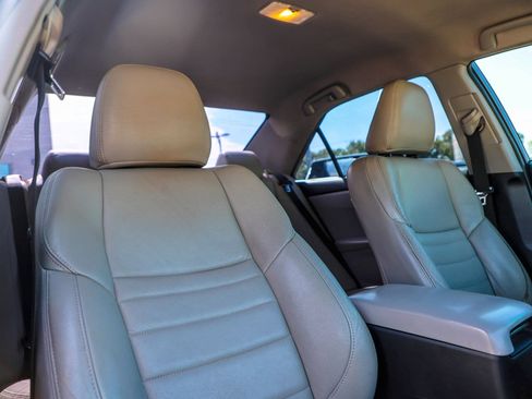 Used 2017 Toyota Camry SE FWD image 11