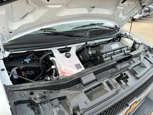 New 2025 Chevrolet Express 3500 w/ Power Convenience Package image 25