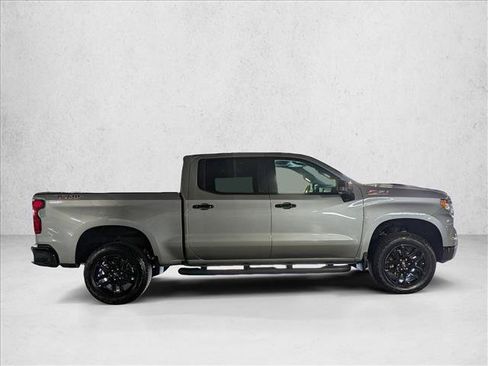 Used 2025 Chevrolet Silverado 1500 LT Trail Boss w/ Convenience Package II AWD/4WD image 4