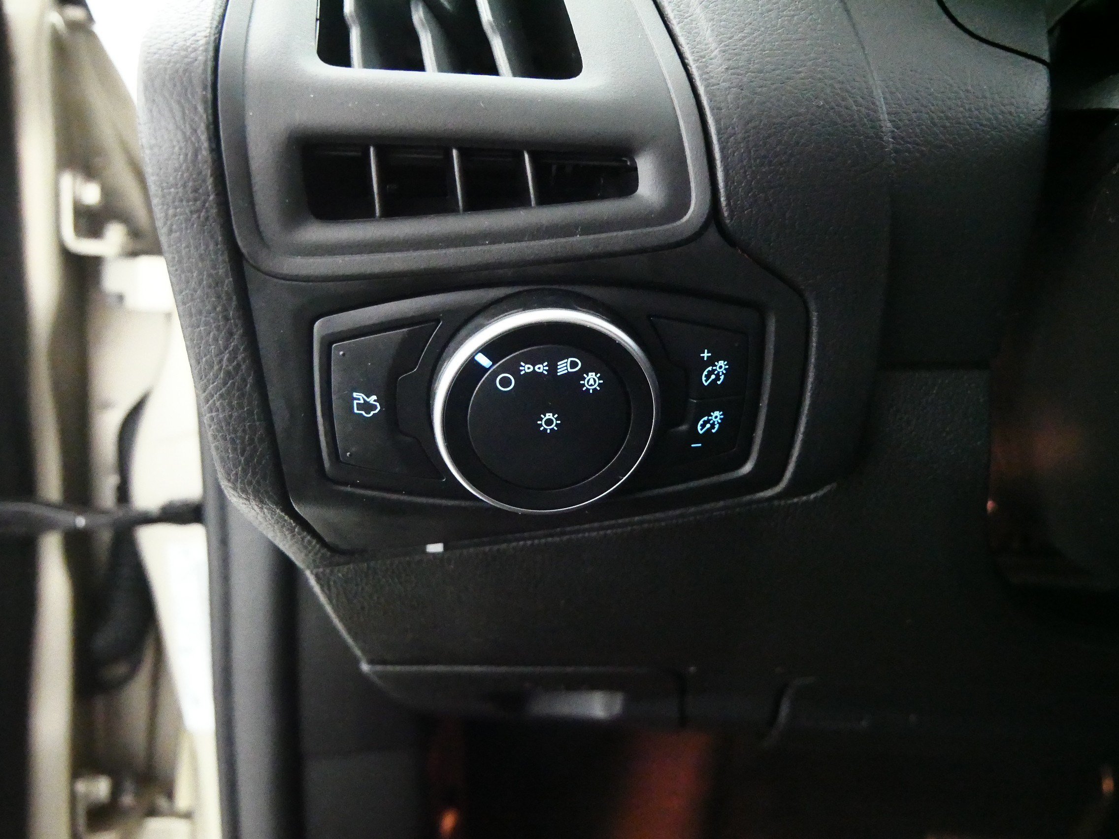 Used 2017 Ford Focus SE FWD image 26