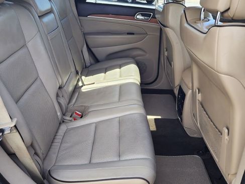 Used 2013 Jeep Grand Cherokee Overland w/ Mopar Chrome Edition Group AWD/4WD image 9