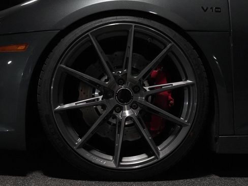 Used 2017 Audi R8 V10 AWD/4WD image 6