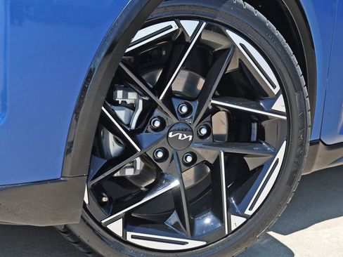 Used 2025 Kia K4 GT-Line w/ GT-Line Premium Package FWD image 12