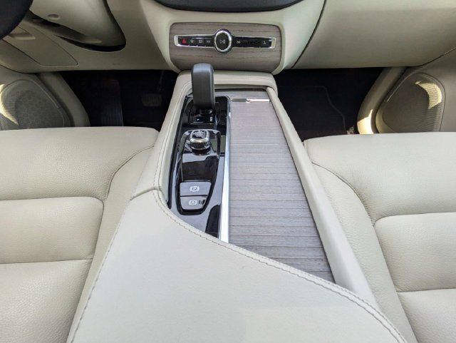 Certified 2024 Volvo XC90 B5 Plus AWD/4WD image 25