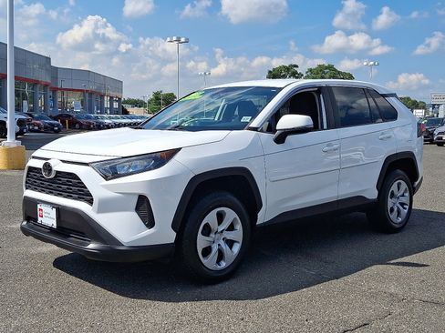 Certified 2022 Toyota RAV4 LE image 3