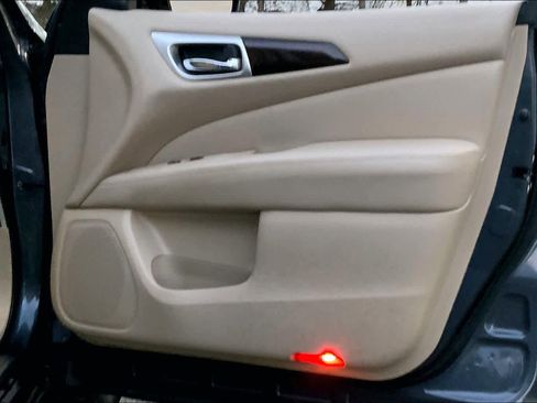 Used 2013 Nissan Pathfinder SL w/ SL Premium Pkg image 22