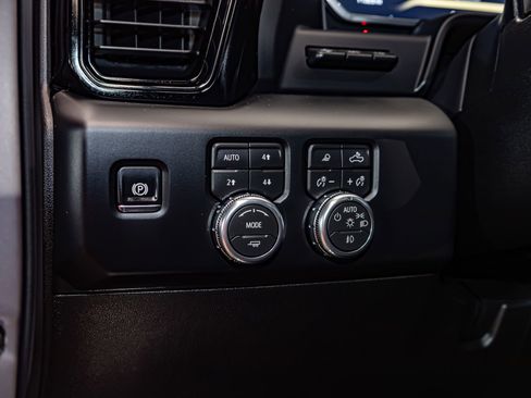 Used 2026 GMC Sierra 2500 AT4 w/ AT4 Premium Plus Package AWD/4WD image 21