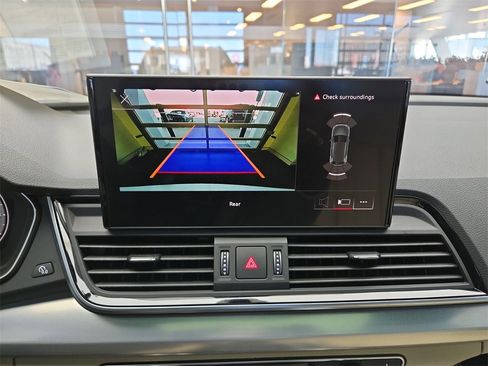 Certified 2025 Audi Q5 2.0T Premium image 9