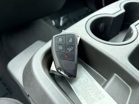 Used 2023 Chevrolet Silverado 1500 LT AWD/4WD image 23