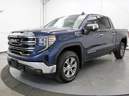 Used 2023 GMC Sierra 1500 SLT AWD/4WD image 3