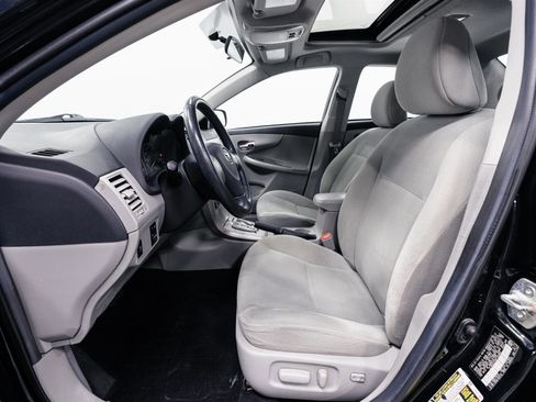 Used 2013 Toyota Corolla LE image 4