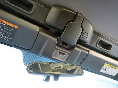 Used 2006 MAZDA MX-5 Miata Grand Touring w/ Suspension Pkg image 45