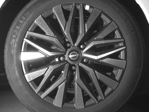 Used 2025 Nissan Altima 2.5 SV FWD image 15