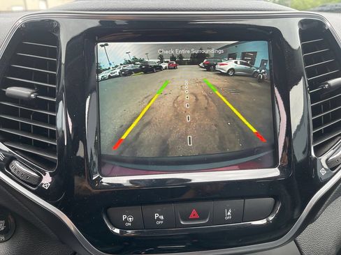 Used 2020 Jeep Cherokee Limited w/ Technology Group AWD/4WD image 35