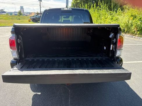 Used 2023 Toyota Tacoma TRD Sport w/ TRD Premium Sport Package AWD/4WD image 14