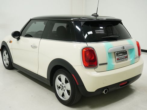 Used 2015 MINI Cooper 2-Door Hardtop image 6