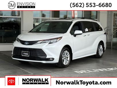 New 2025 Toyota Sienna XLE