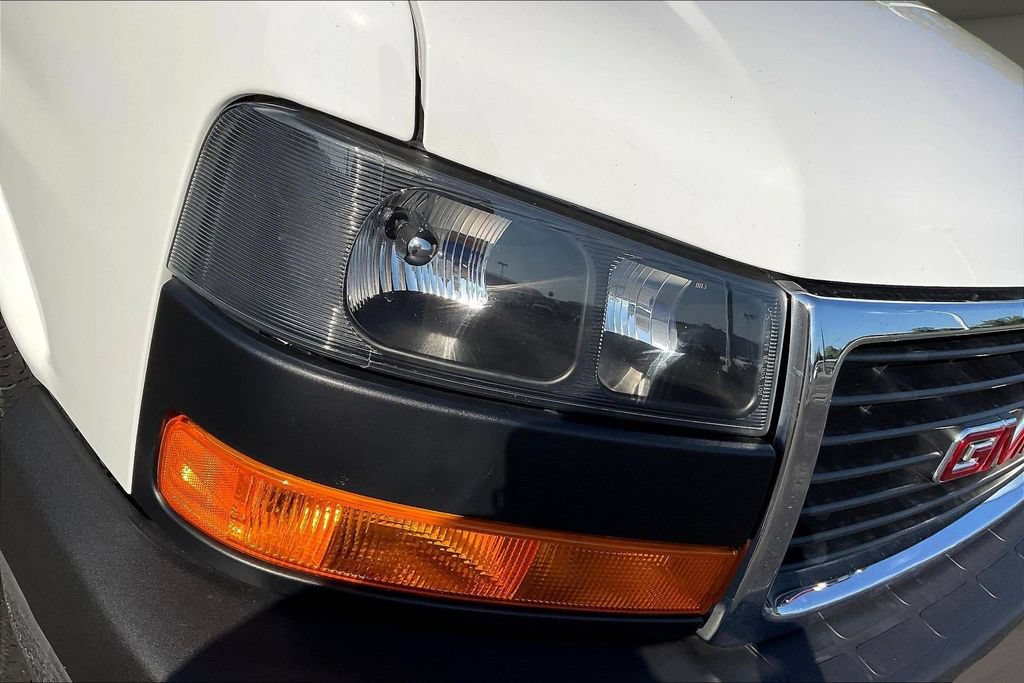 Used 2025 GMC Savana 2500 w/ Driver Convenience Package RWD image 31