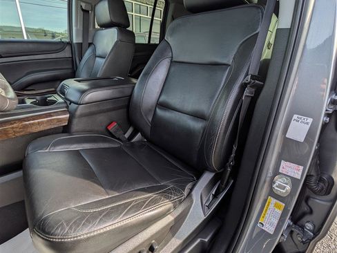 Used 2020 Chevrolet Suburban LT AWD/4WD image 15