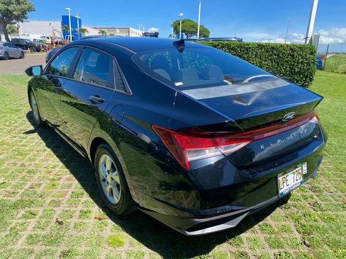 Used 2023 Hyundai Elantra SE w/ Preferred Accessory Package FWD image 5