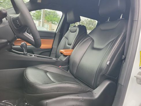 Certified 2025 Jeep Compass Limited AWD/4WD image 21