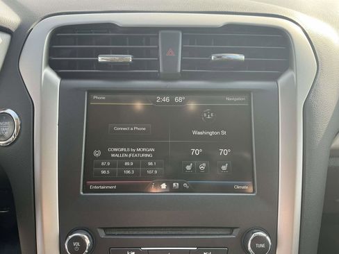 Used 2016 Ford Fusion SE w/ Equipment Group 502A image 19
