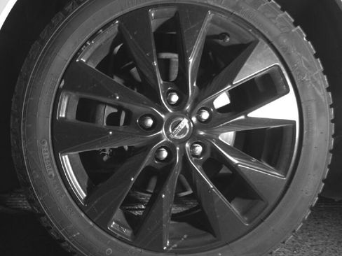 Used 2018 Nissan Sentra SR w/ Technology Package image 10