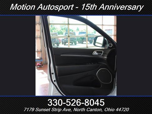 Used 2017 Jeep Grand Cherokee Summit AWD/4WD image 13